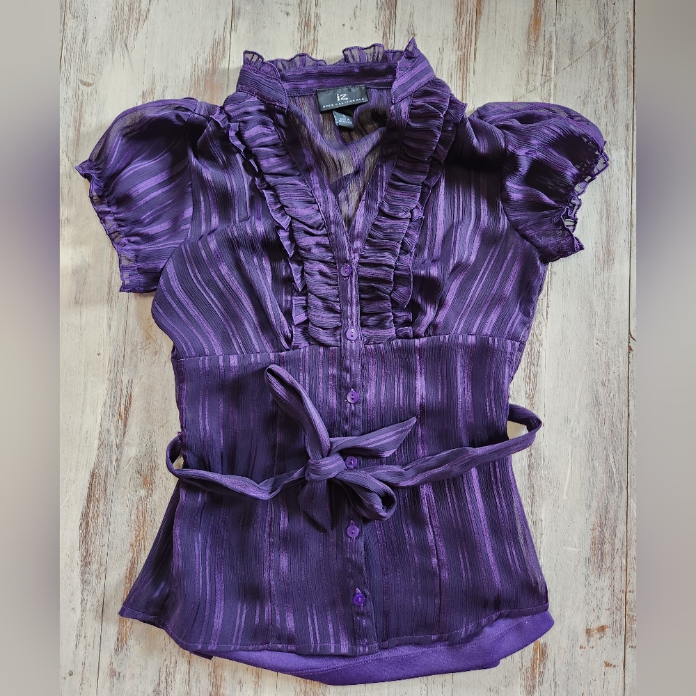 Iz Byer dark purple size small sheer collar top ✨️